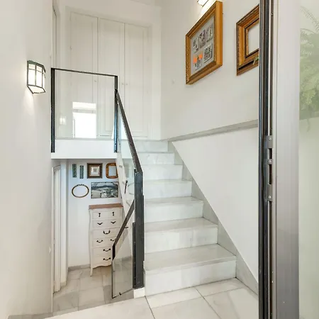 Apartment Charming 2 Bedroom Boutique Triplex With Private Terrace At Center By Ocityzen *